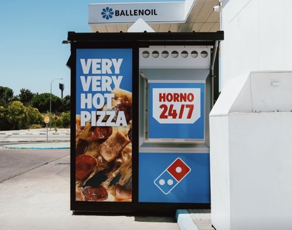 máquina vending domino's pizza